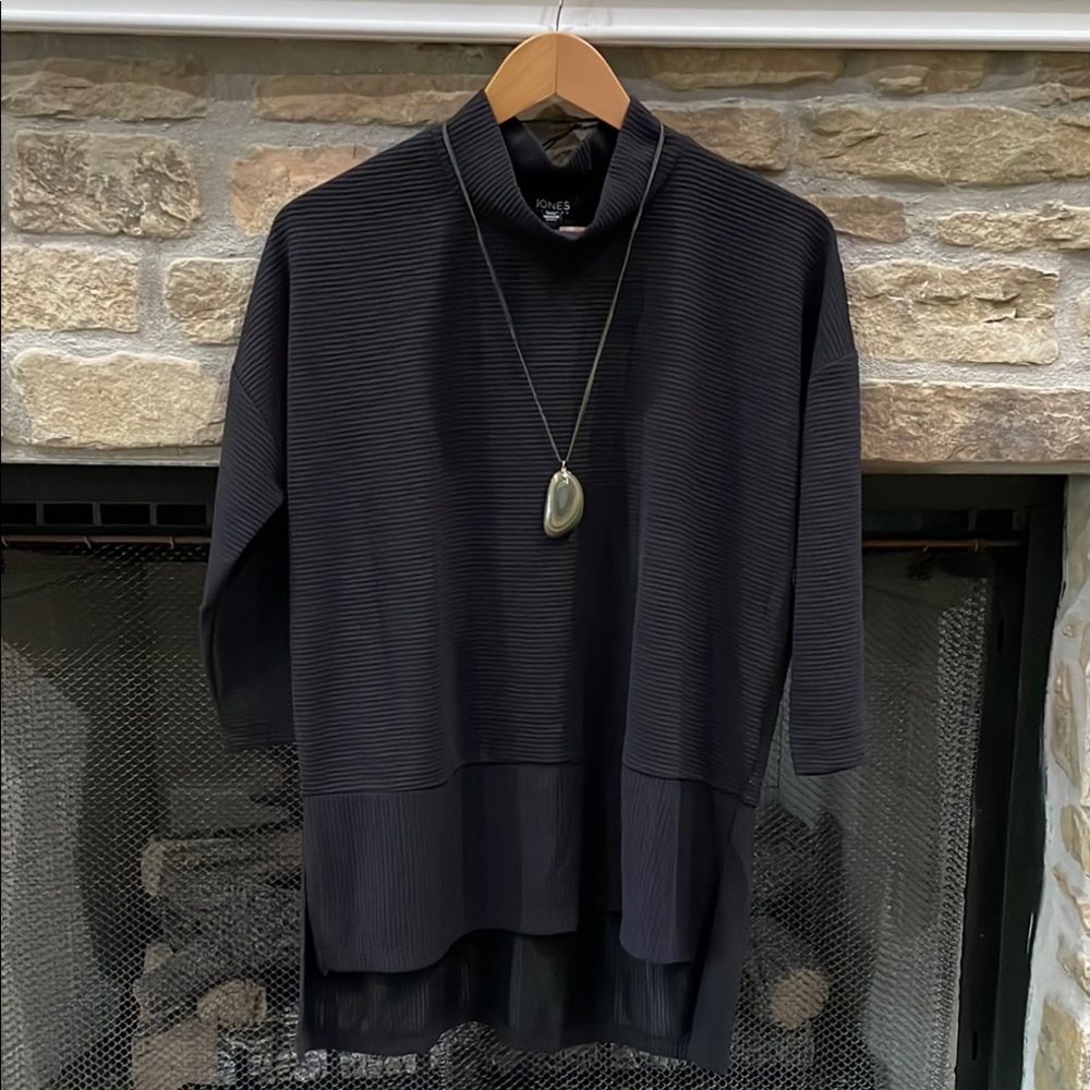 Jones New York Women’s Versatile Black Top